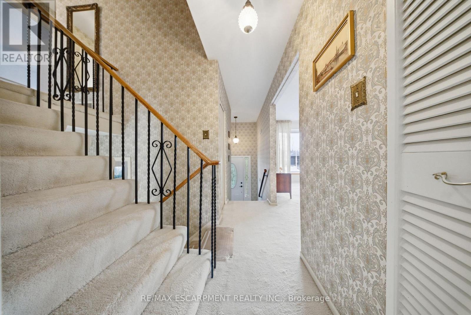 2228 Urwin Crescent, Oakville (Wo West), Ontario  L6L 2T2 - Photo 18 - W12923678