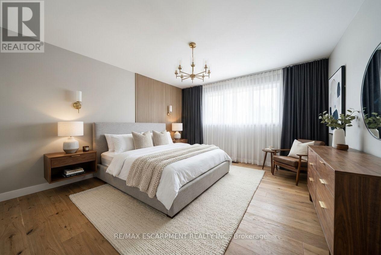 2228 Urwin Crescent, Oakville (Wo West), Ontario  L6L 2T2 - Photo 22 - W12923678