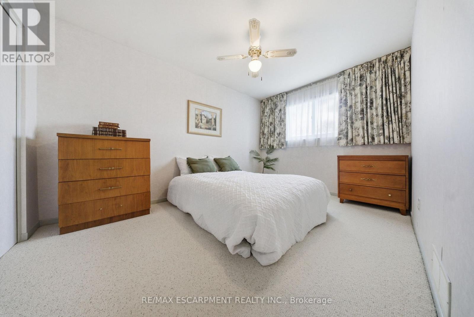 2228 Urwin Crescent, Oakville (Wo West), Ontario  L6L 2T2 - Photo 23 - W12923678