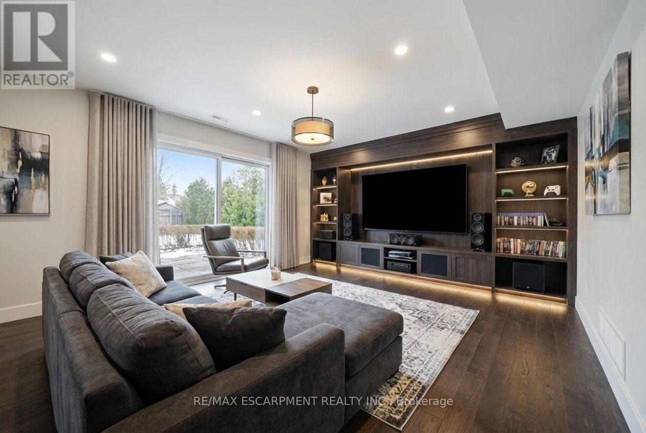 2228 Urwin Crescent, Oakville (Wo West), Ontario  L6L 2T2 - Photo 32 - W12923678