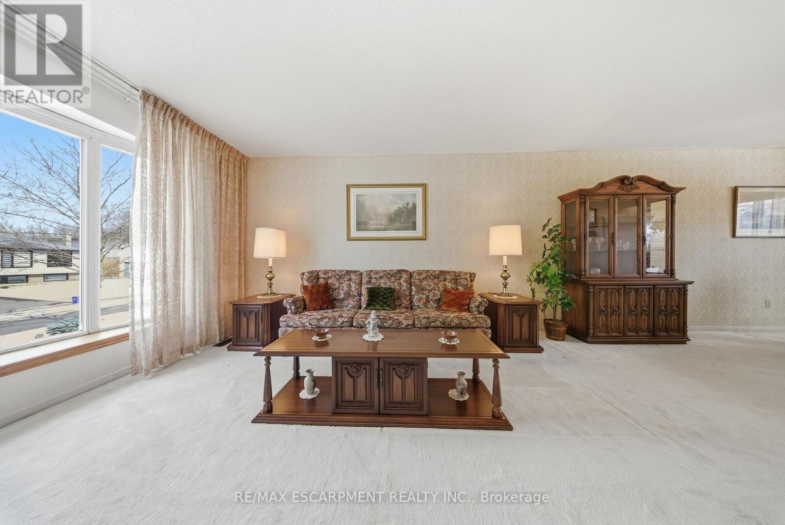 2228 Urwin Crescent, Oakville (Wo West), Ontario  L6L 2T2 - Photo 7 - W12923678