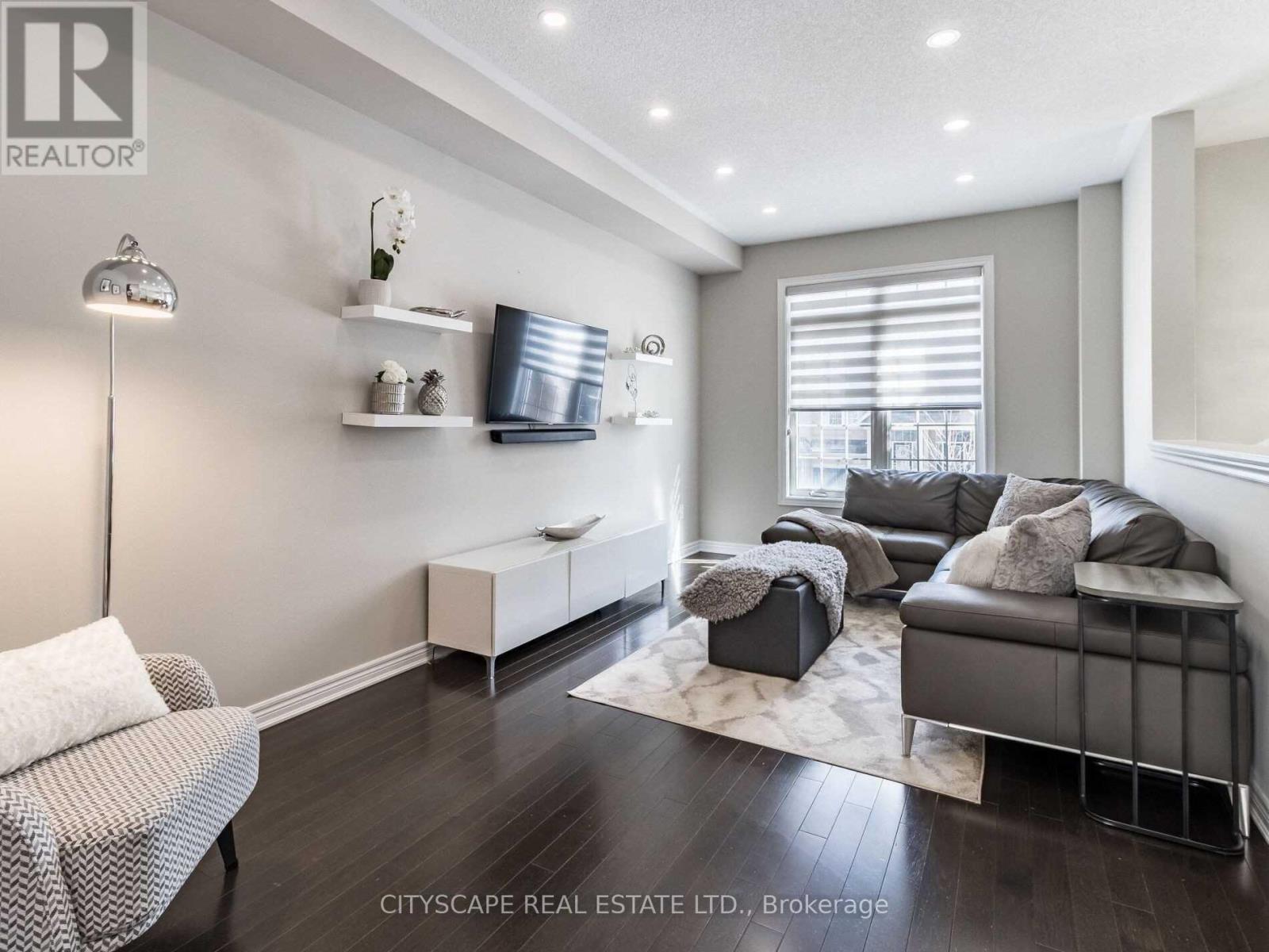 22 Rockbrook Trail, Brampton, Ontario  L7A 4H8 - Photo 12 - W12923772