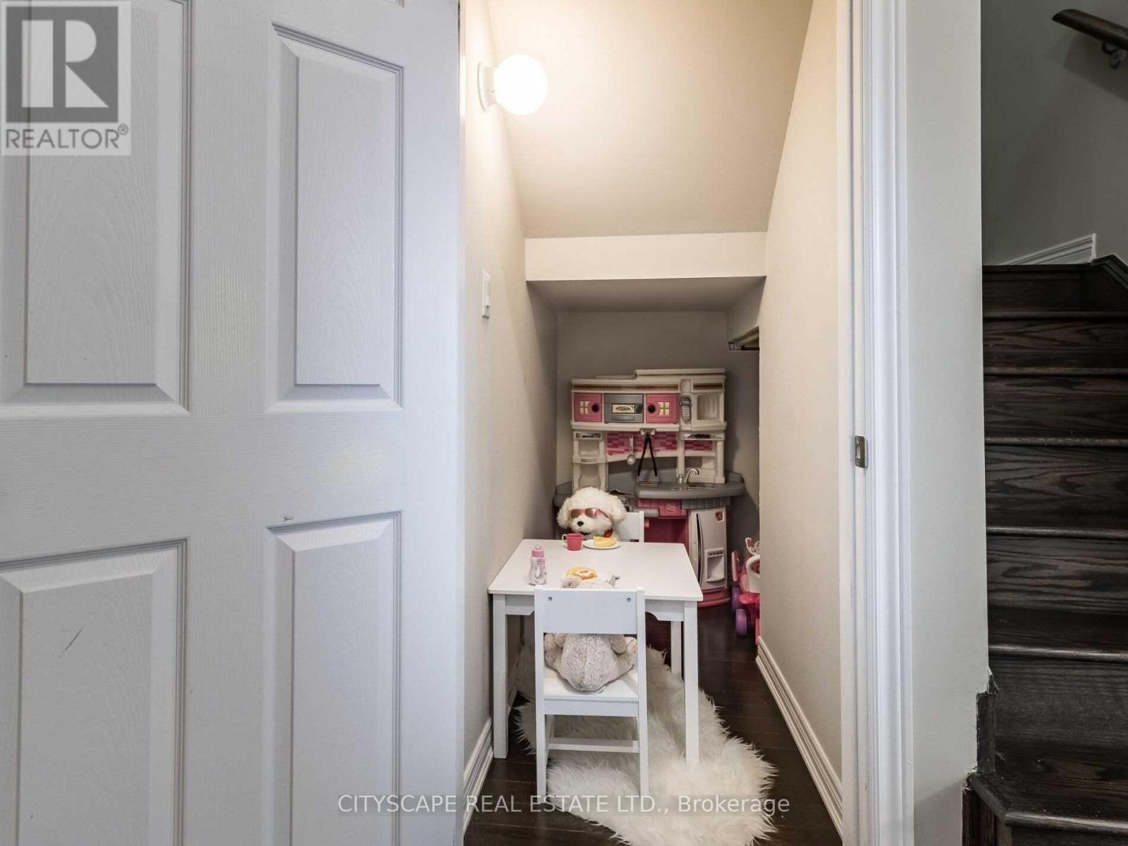 22 Rockbrook Trail, Brampton, Ontario  L7A 4H8 - Photo 18 - W12923772