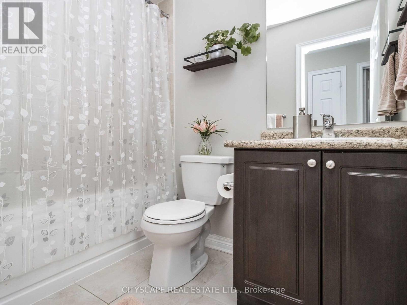 22 Rockbrook Trail, Brampton, Ontario  L7A 4H8 - Photo 6 - W12923772