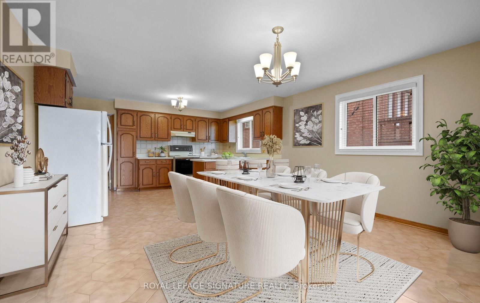 5 Acacia Avenue, Toronto, Ontario  M9M 1H6 - Photo 14 - W12923776