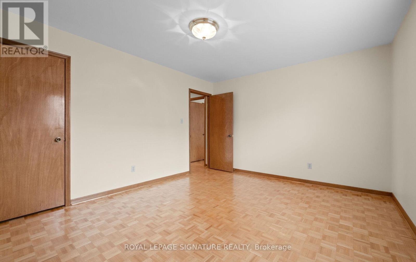 5 Acacia Avenue, Toronto, Ontario  M9M 1H6 - Photo 24 - W12923776