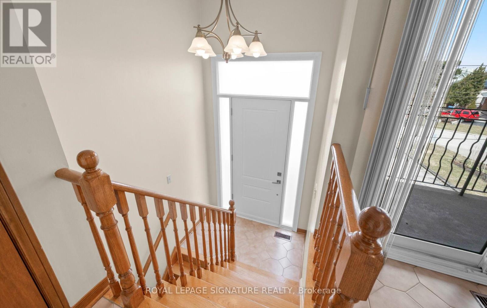 5 Acacia Avenue, Toronto, Ontario  M9M 1H6 - Photo 3 - W12923776