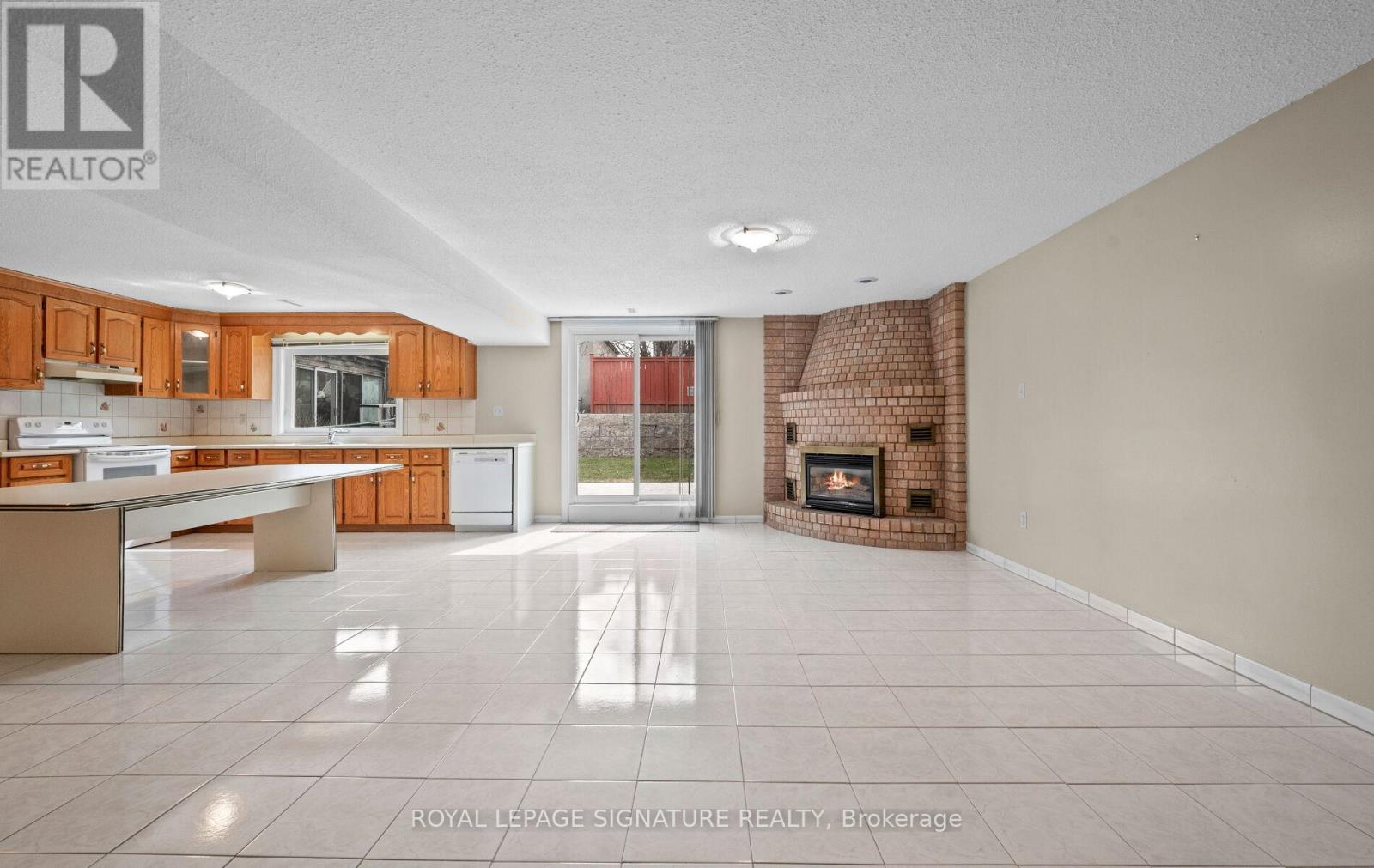 5 Acacia Avenue, Toronto, Ontario  M9M 1H6 - Photo 37 - W12923776