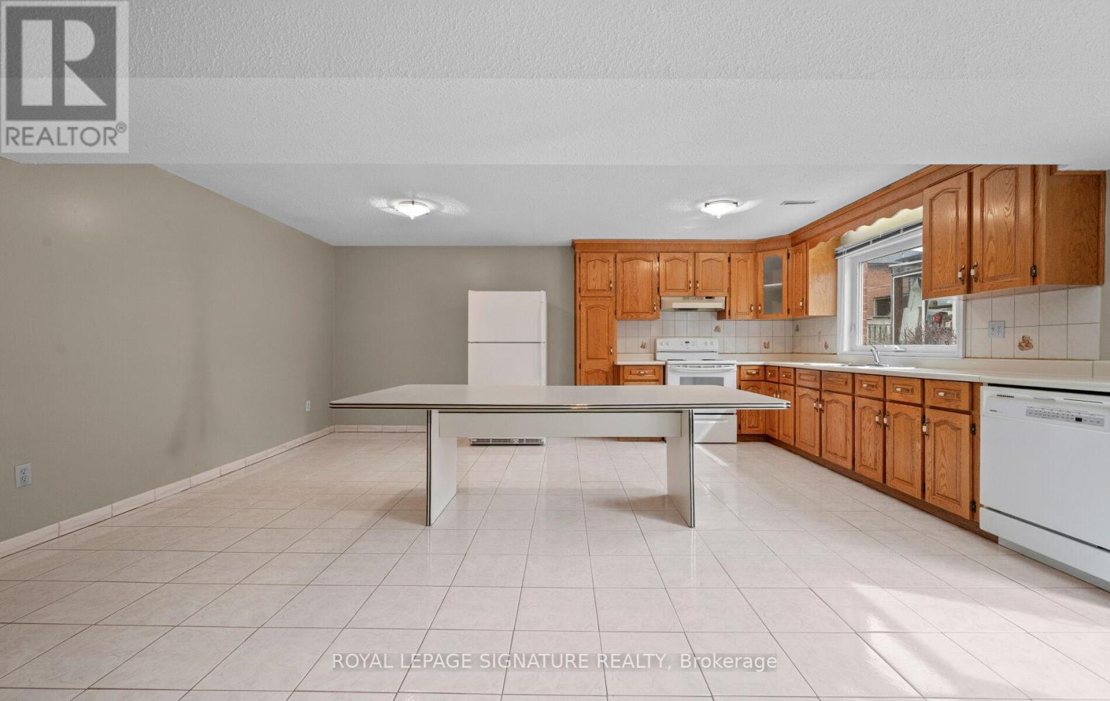 5 Acacia Avenue, Toronto, Ontario  M9M 1H6 - Photo 38 - W12923776