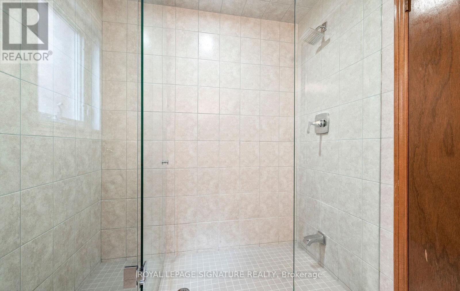 5 Acacia Avenue, Toronto, Ontario  M9M 1H6 - Photo 40 - W12923776