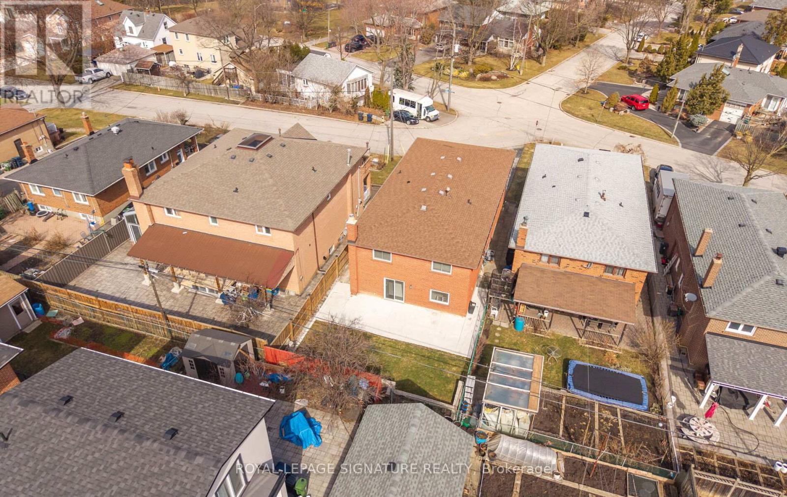 5 Acacia Avenue, Toronto, Ontario  M9M 1H6 - Photo 48 - W12923776