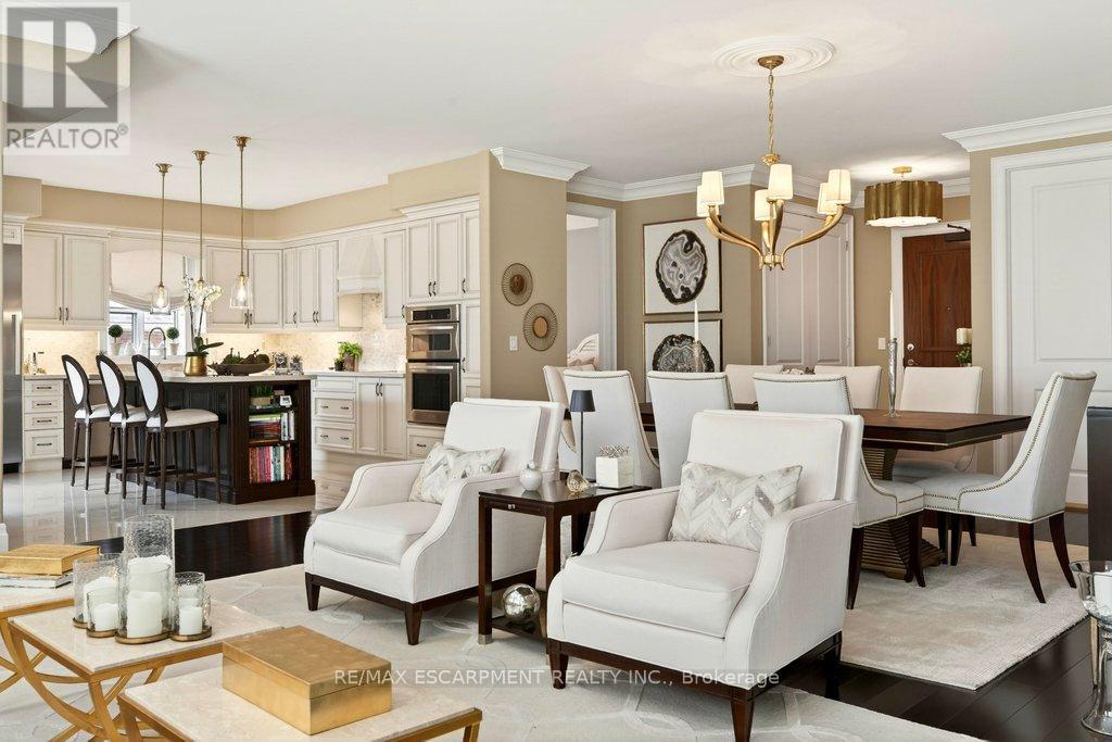 201 - 445 Elizabeth Street, Burlington, Ontario  L7R 2L8 - Photo 12 - W12923802