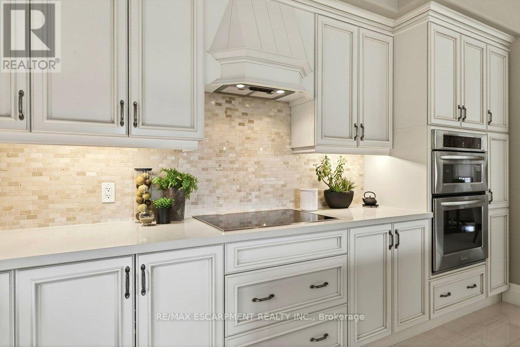 201 - 445 Elizabeth Street, Burlington, Ontario  L7R 2L8 - Photo 15 - W12923802