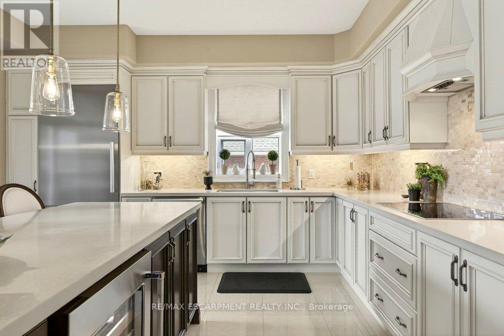 201 - 445 Elizabeth Street, Burlington, Ontario  L7R 2L8 - Photo 16 - W12923802