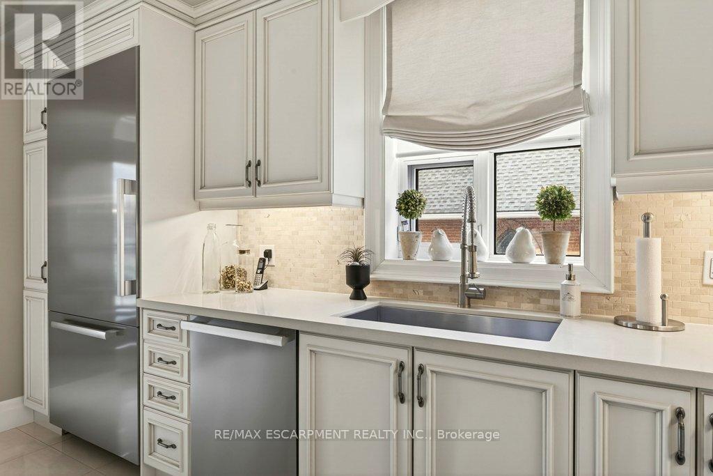 201 - 445 Elizabeth Street, Burlington, Ontario  L7R 2L8 - Photo 17 - W12923802