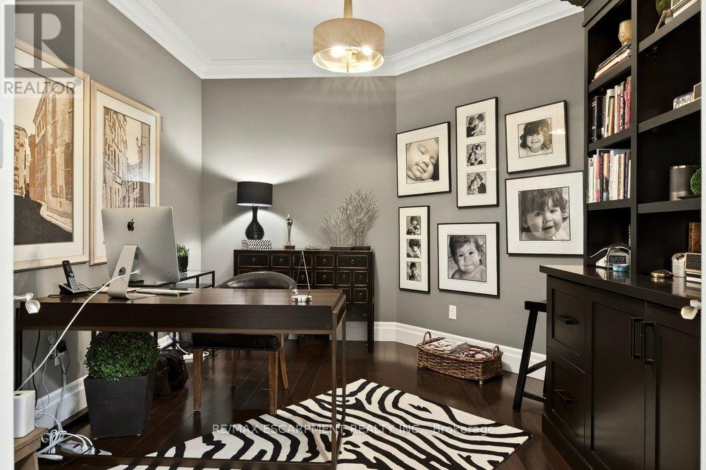 201 - 445 Elizabeth Street, Burlington, Ontario  L7R 2L8 - Photo 21 - W12923802