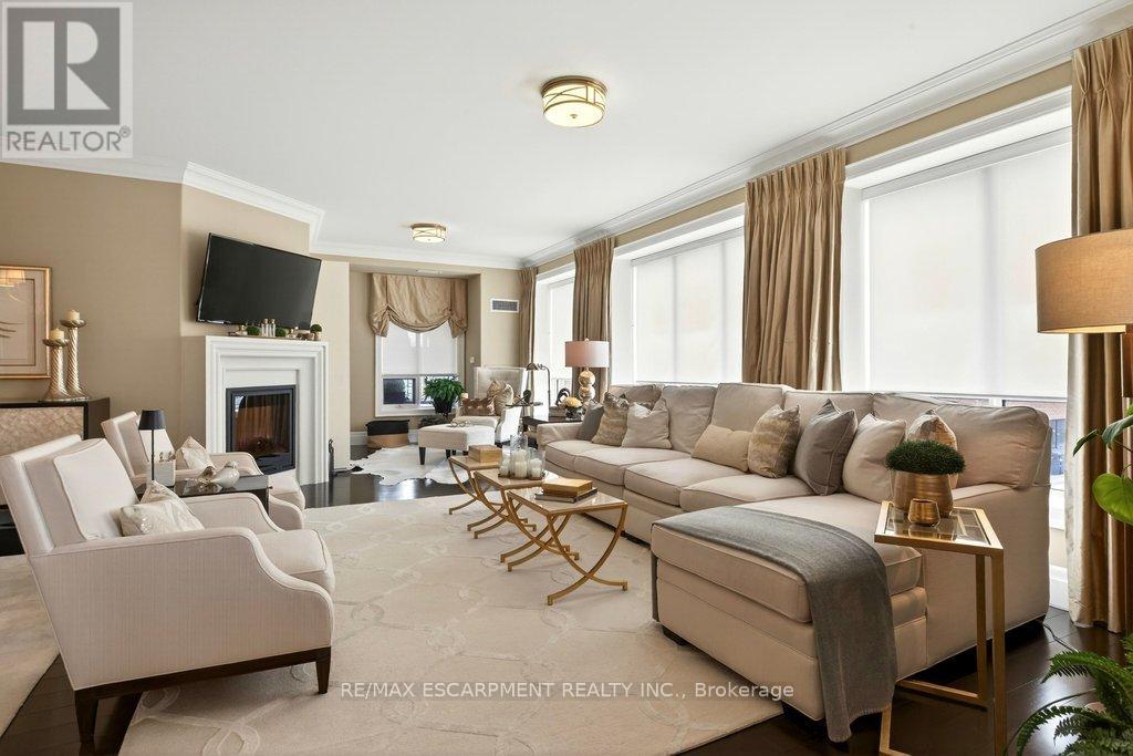 201 - 445 Elizabeth Street, Burlington, Ontario  L7R 2L8 - Photo 9 - W12923802