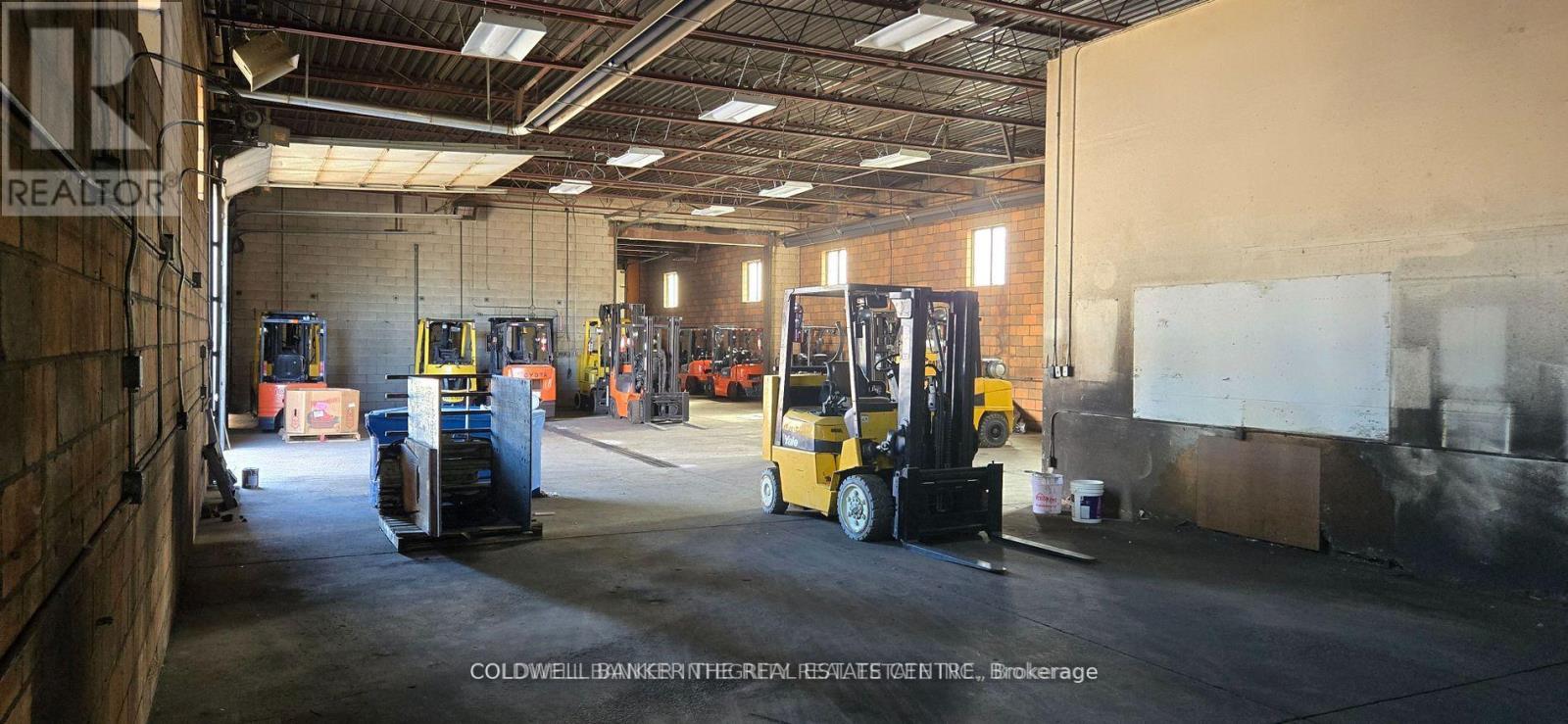 2120 Speers Road, Oakville, Ontario  L6L 2X8 - Photo 10 - W12923812