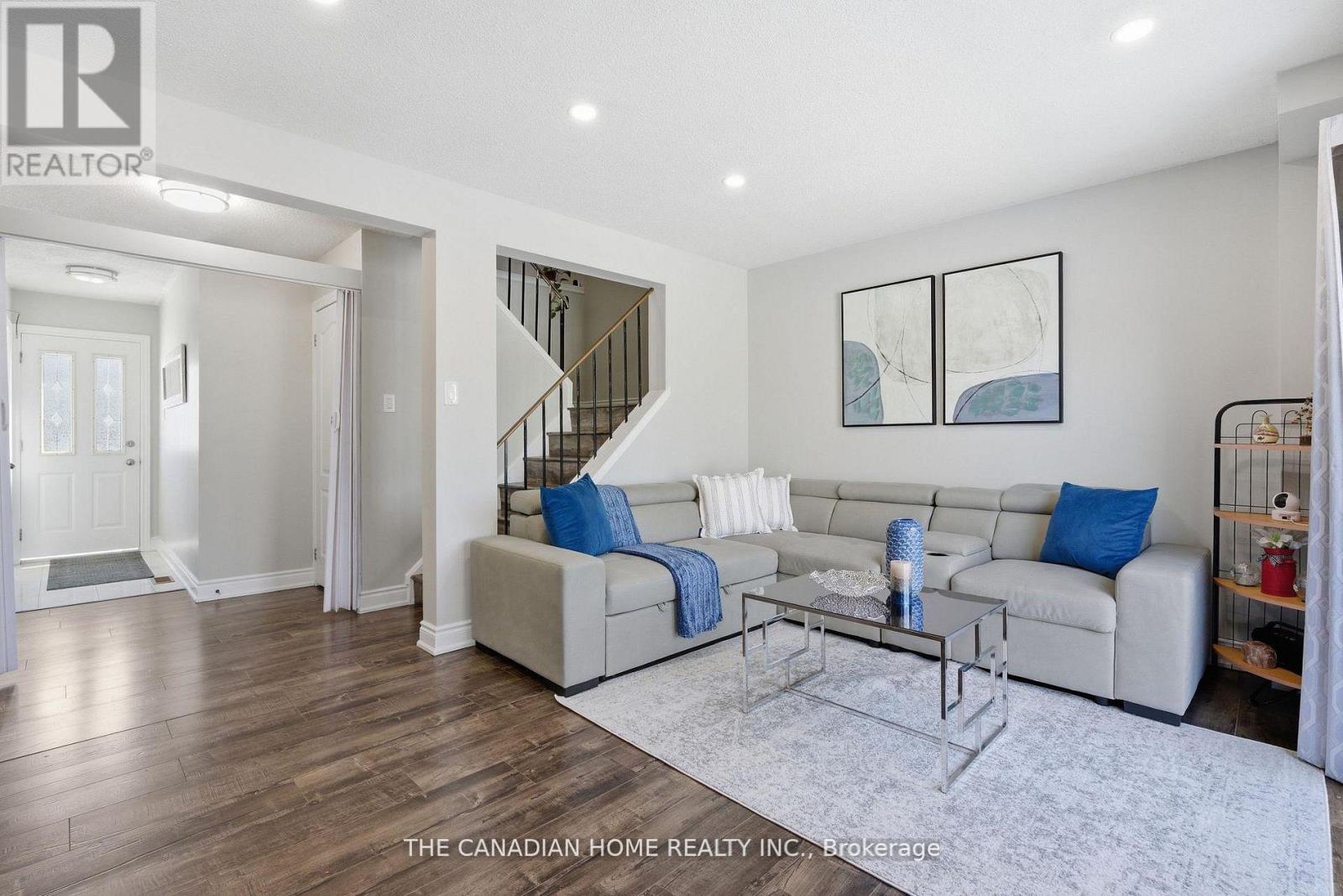 22 Hindquarter Court, Brampton, Ontario  L6S 2C3 - Photo 2 - W12923820