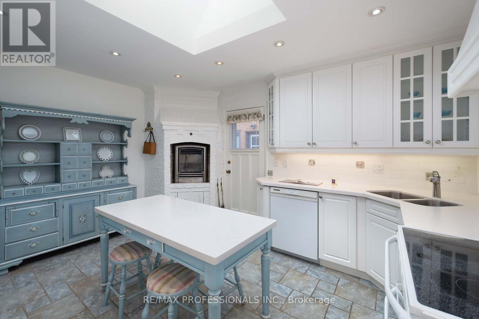 3 Conifer Drive, Toronto, Ontario M9C 1X3 - Photo 13 - W12923826