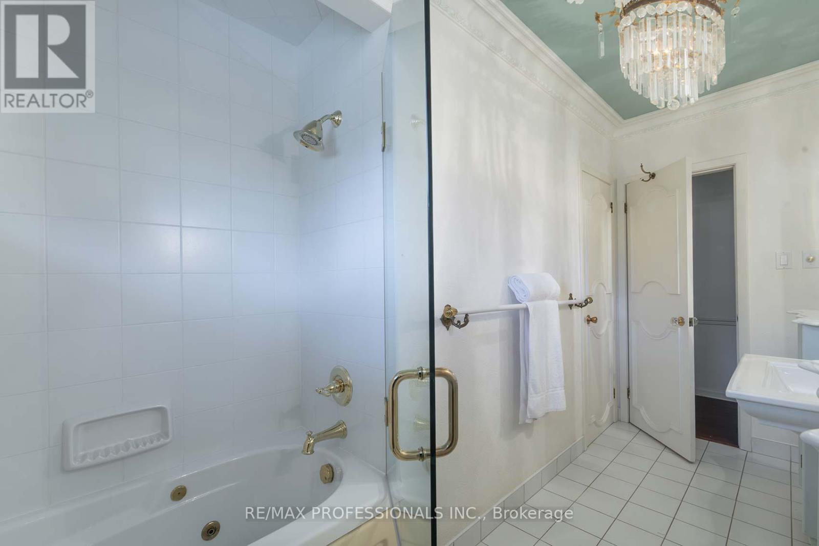 3 Conifer Drive, Toronto, Ontario M9C 1X3 - Photo 23 - W12923826