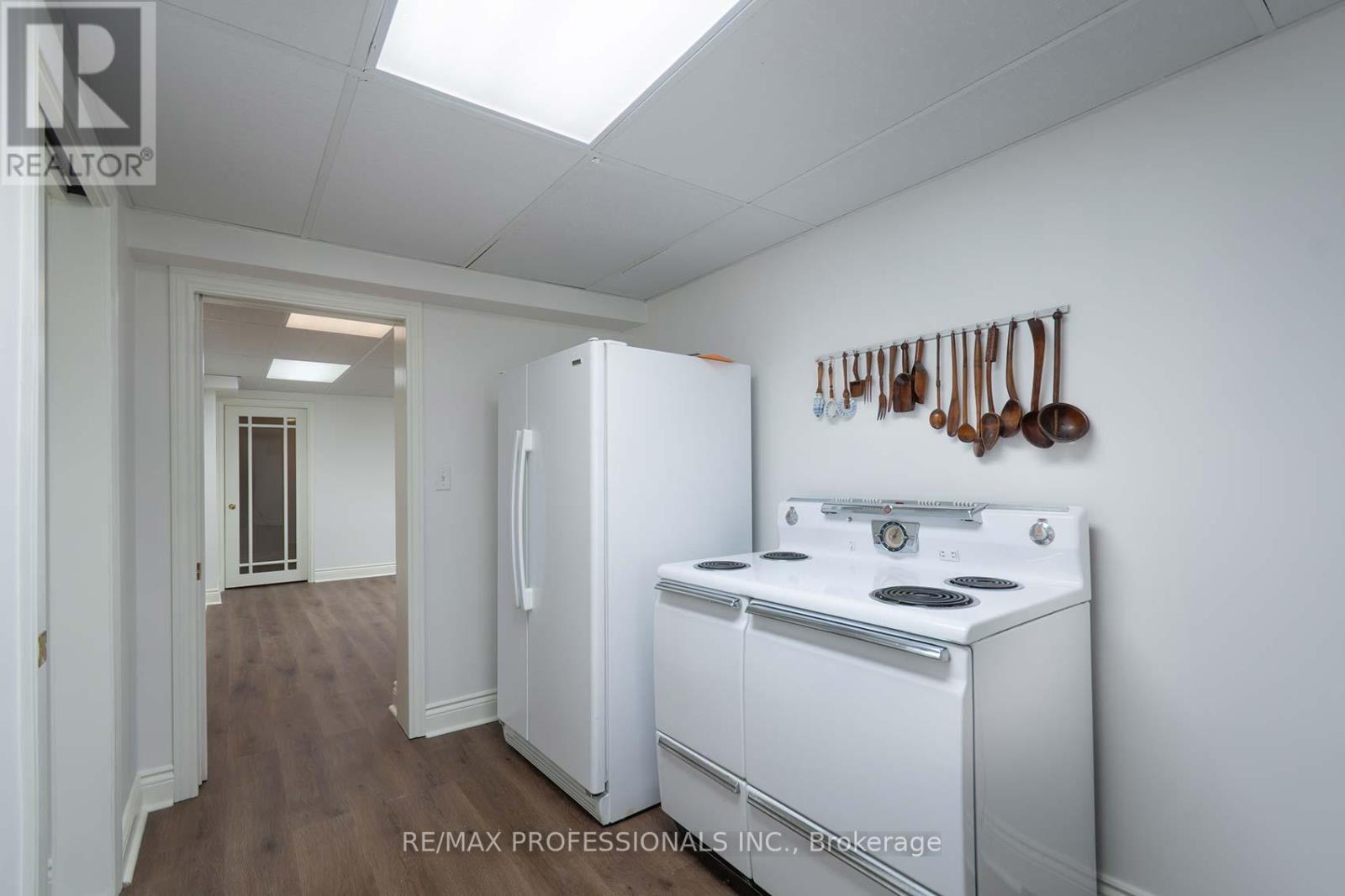 3 Conifer Drive, Toronto, Ontario M9C 1X3 - Photo 27 - W12923826