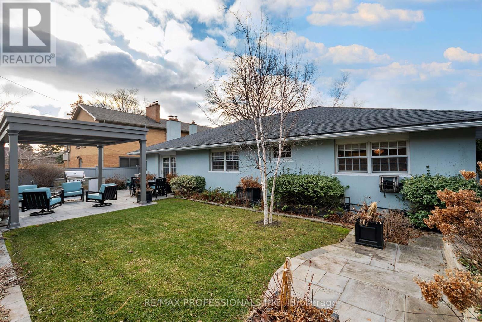 3 Conifer Drive, Toronto, Ontario M9C 1X3 - Photo 31 - W12923826