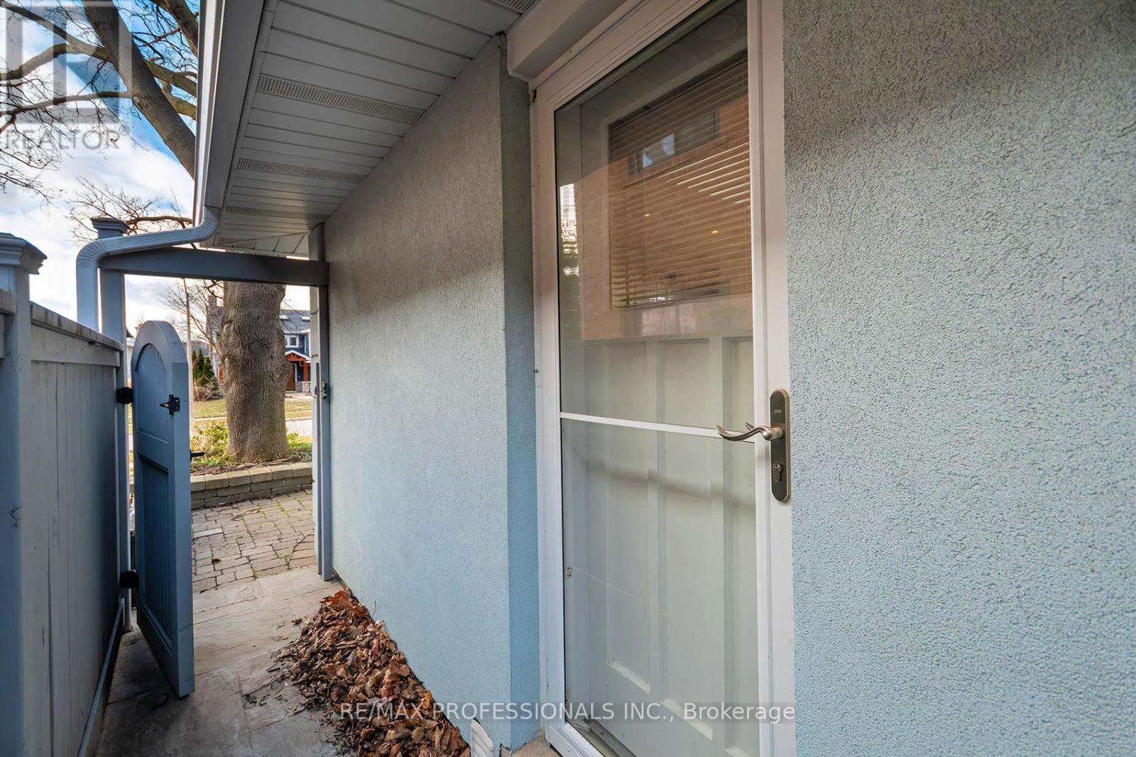 3 Conifer Drive, Toronto, Ontario M9C 1X3 - Photo 40 - W12923826