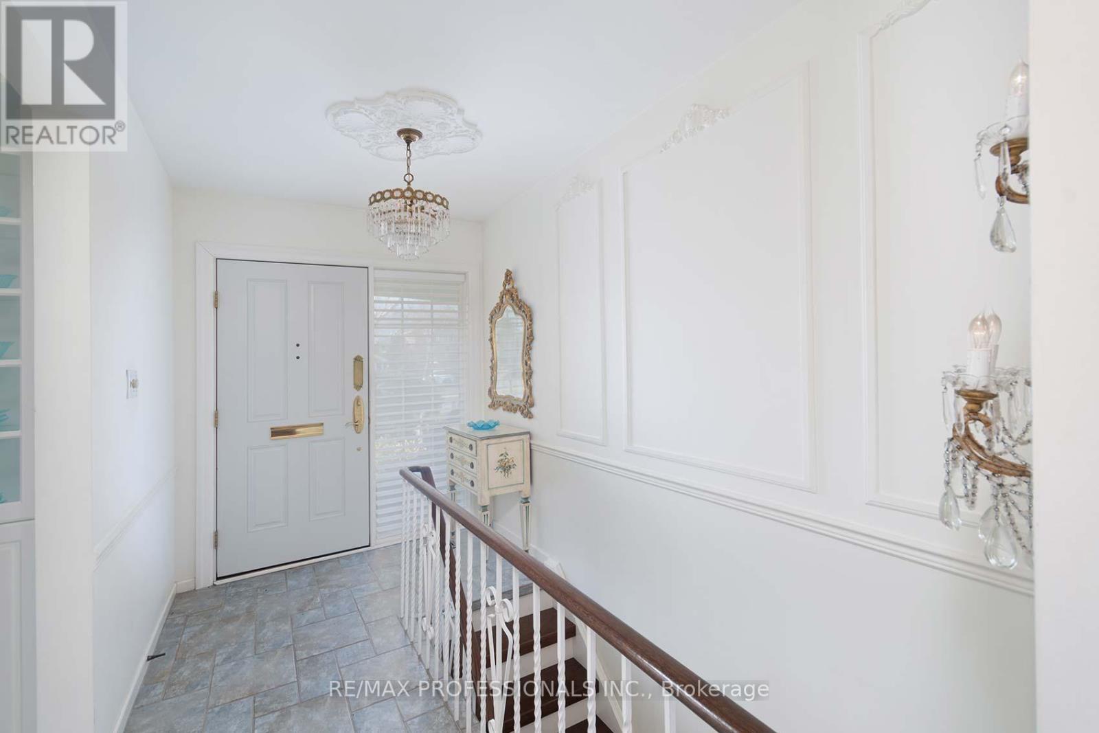 3 Conifer Drive, Toronto, Ontario M9C 1X3 - Photo 5 - W12923826