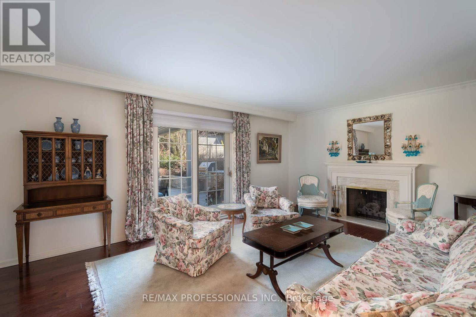 3 Conifer Drive, Toronto, Ontario M9C 1X3 - Photo 7 - W12923826