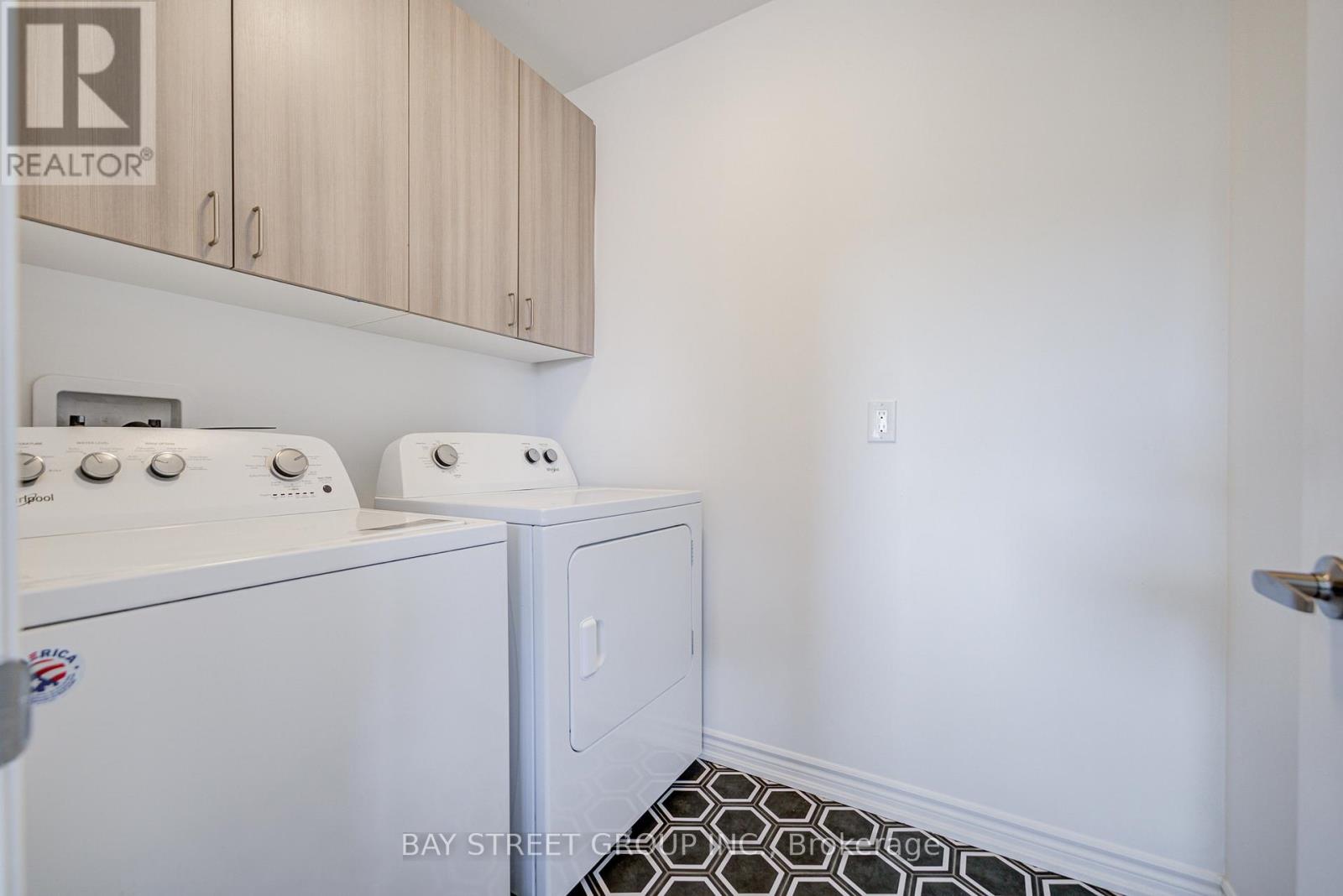 29 - 980 Logan Drive, Milton (Cb Cobban), Ontario  L9E 1T1 - Photo 21 - W12923850