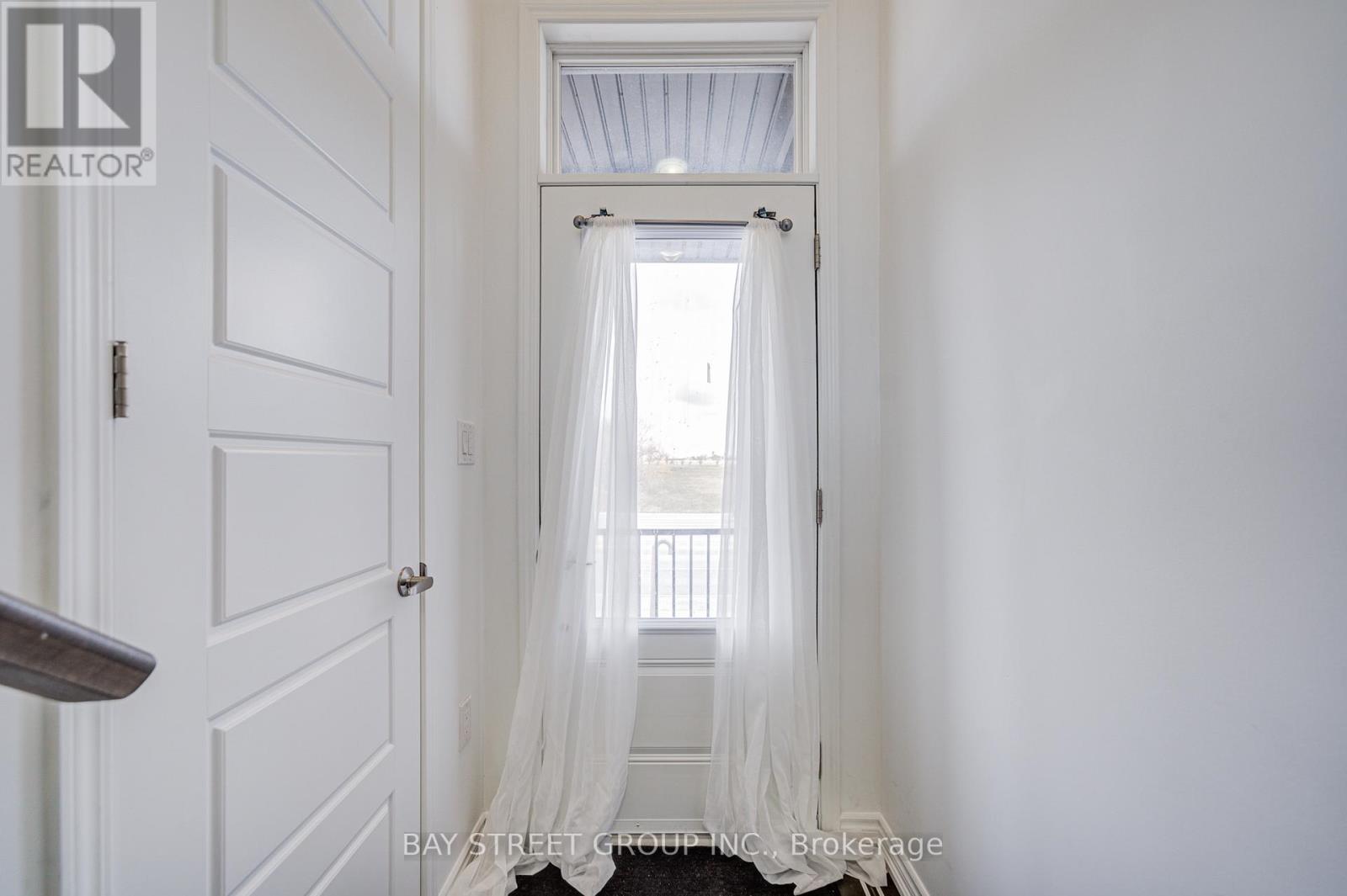 29 - 980 Logan Drive, Milton (Cb Cobban), Ontario  L9E 1T1 - Photo 3 - W12923850