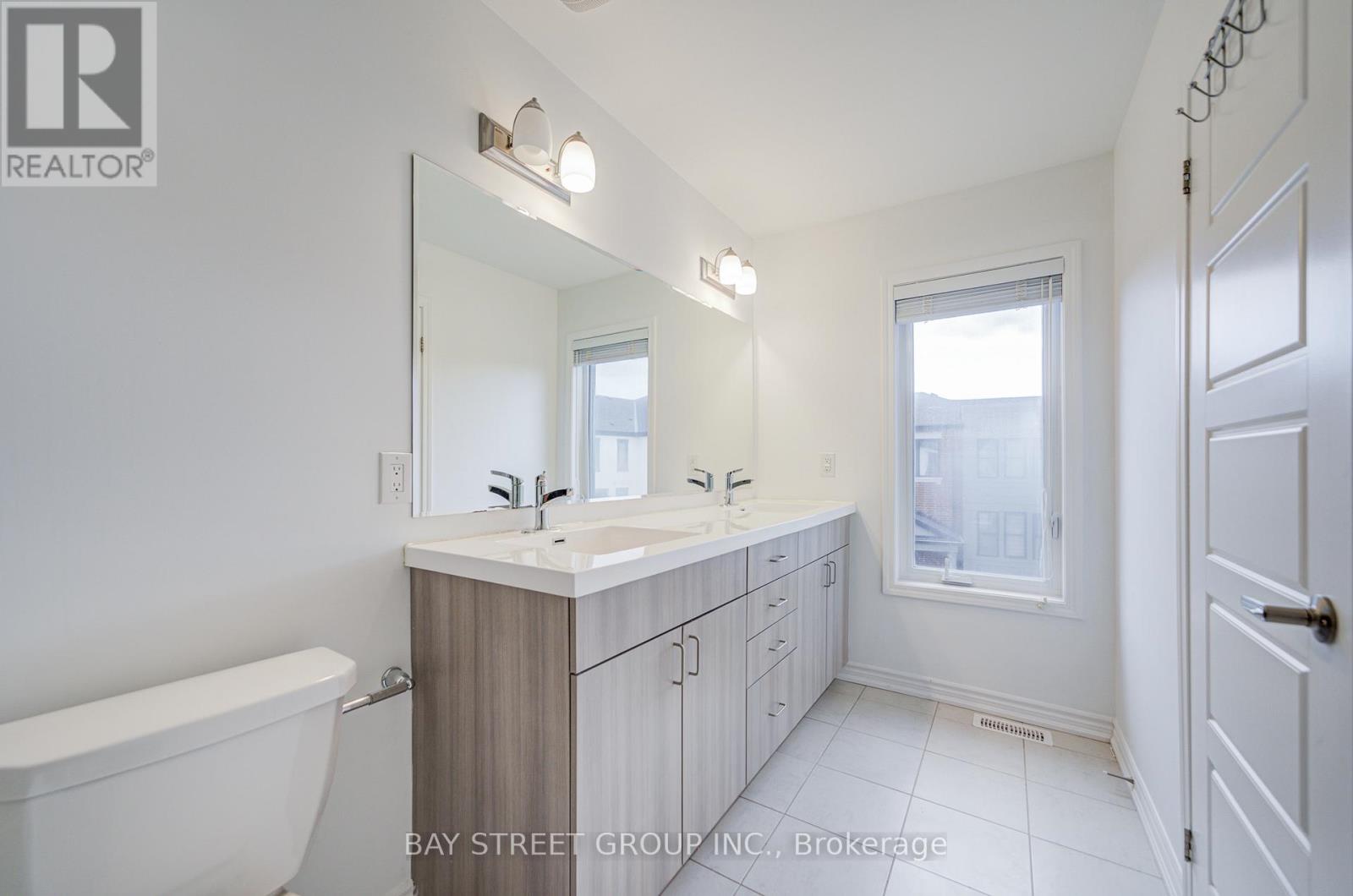 29 - 980 Logan Drive, Milton (Cb Cobban), Ontario  L9E 1T1 - Photo 34 - W12923850