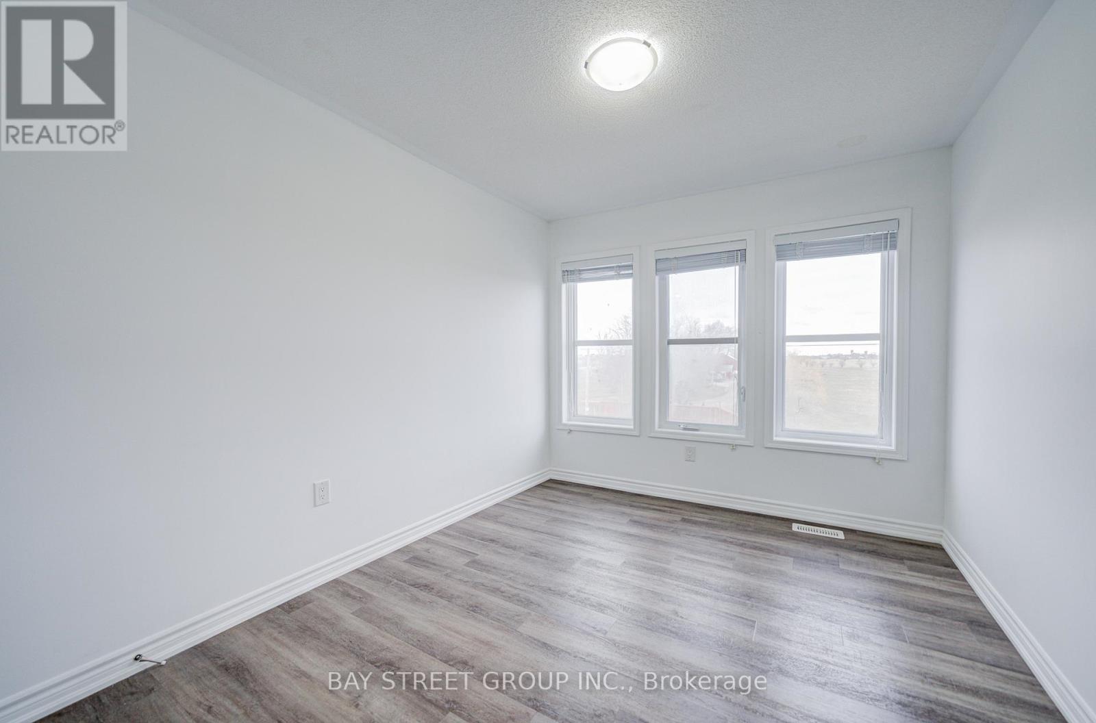 29 - 980 Logan Drive, Milton (Cb Cobban), Ontario  L9E 1T1 - Photo 35 - W12923850