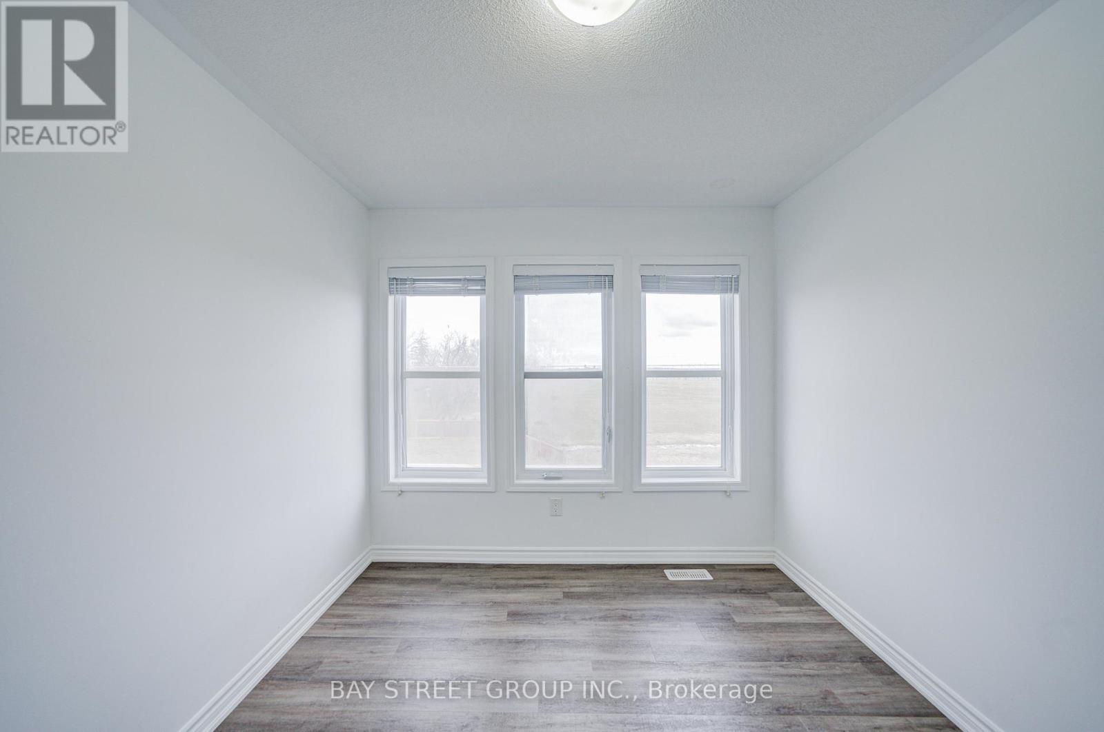 29 - 980 Logan Drive, Milton (Cb Cobban), Ontario  L9E 1T1 - Photo 36 - W12923850