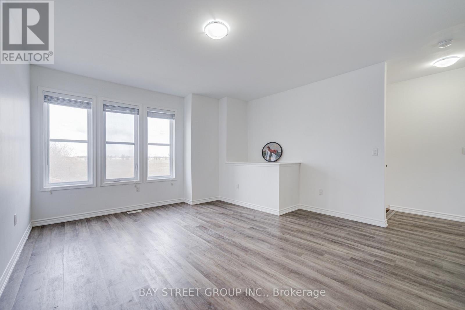 29 - 980 Logan Drive, Milton (Cb Cobban), Ontario  L9E 1T1 - Photo 8 - W12923850