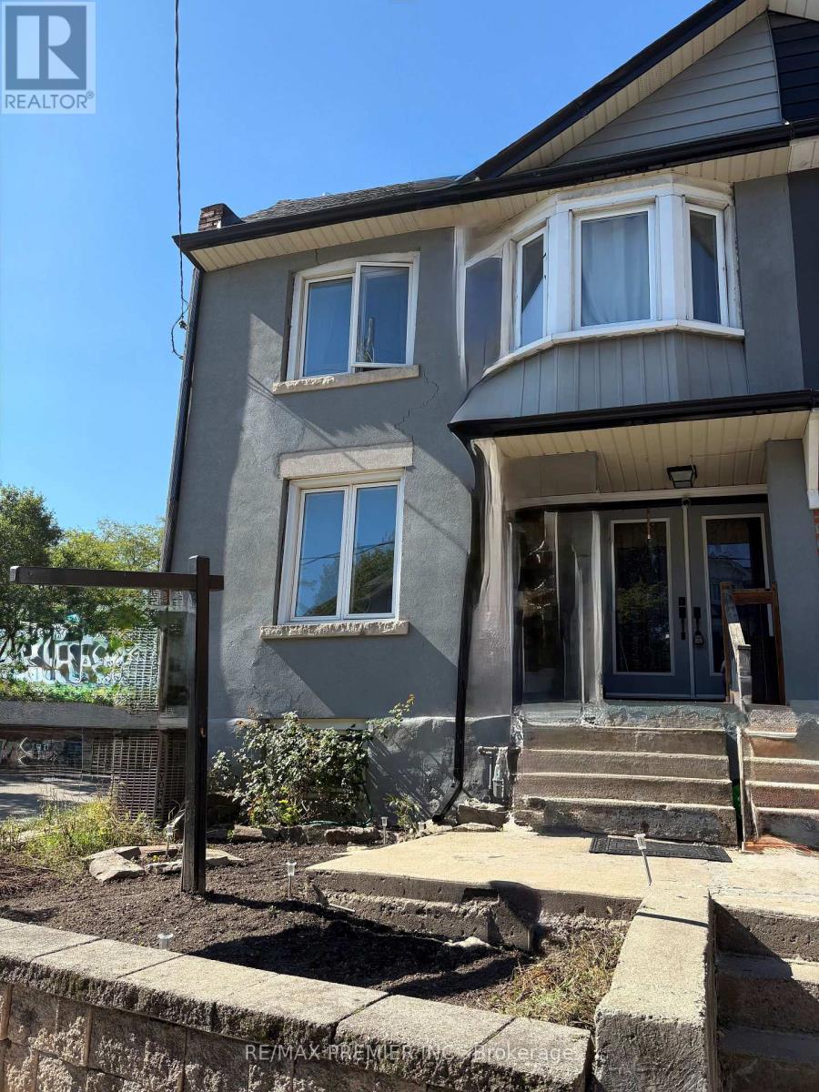 34 MC FARLAND AVENUE, Toronto, Ontario