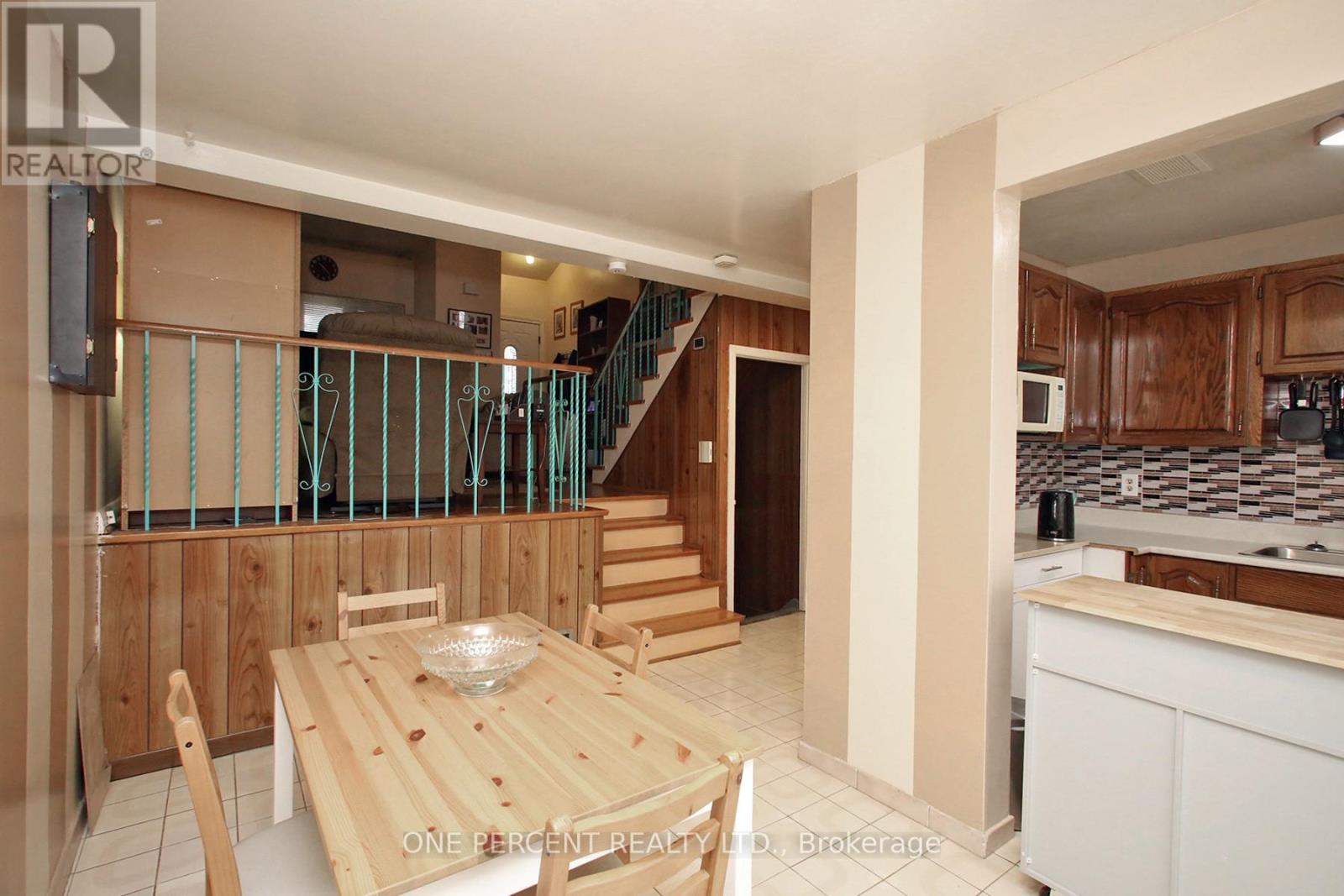 3074 Merritt Avenue, Mississauga, Ontario  L4T 1P2 - Photo 14 - W12923858