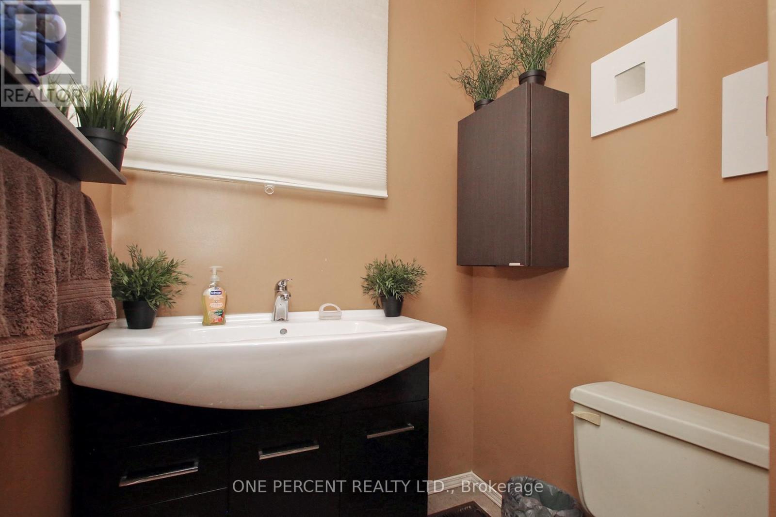 3074 Merritt Avenue, Mississauga, Ontario  L4T 1P2 - Photo 18 - W12923858