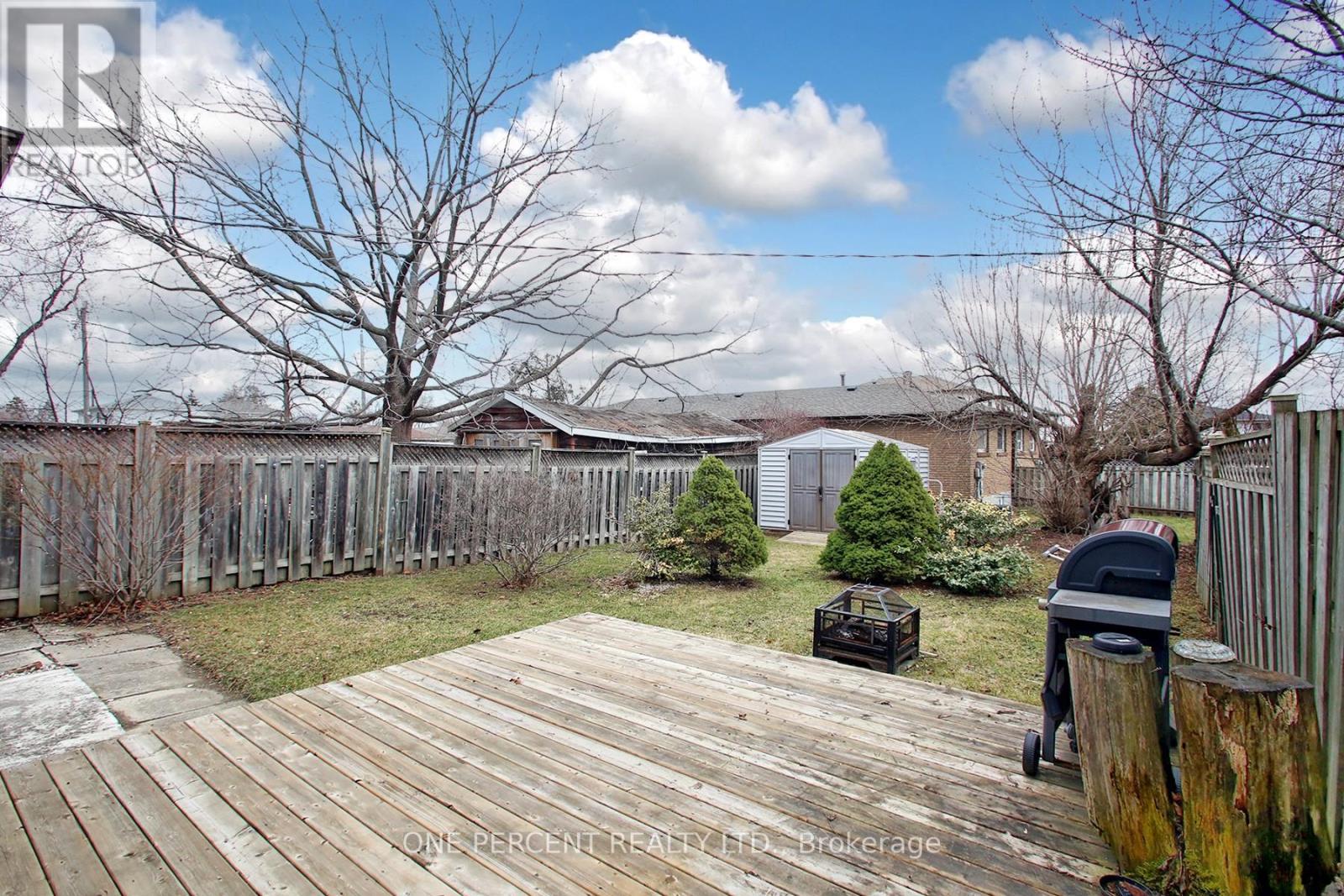 3074 Merritt Avenue, Mississauga, Ontario  L4T 1P2 - Photo 22 - W12923858