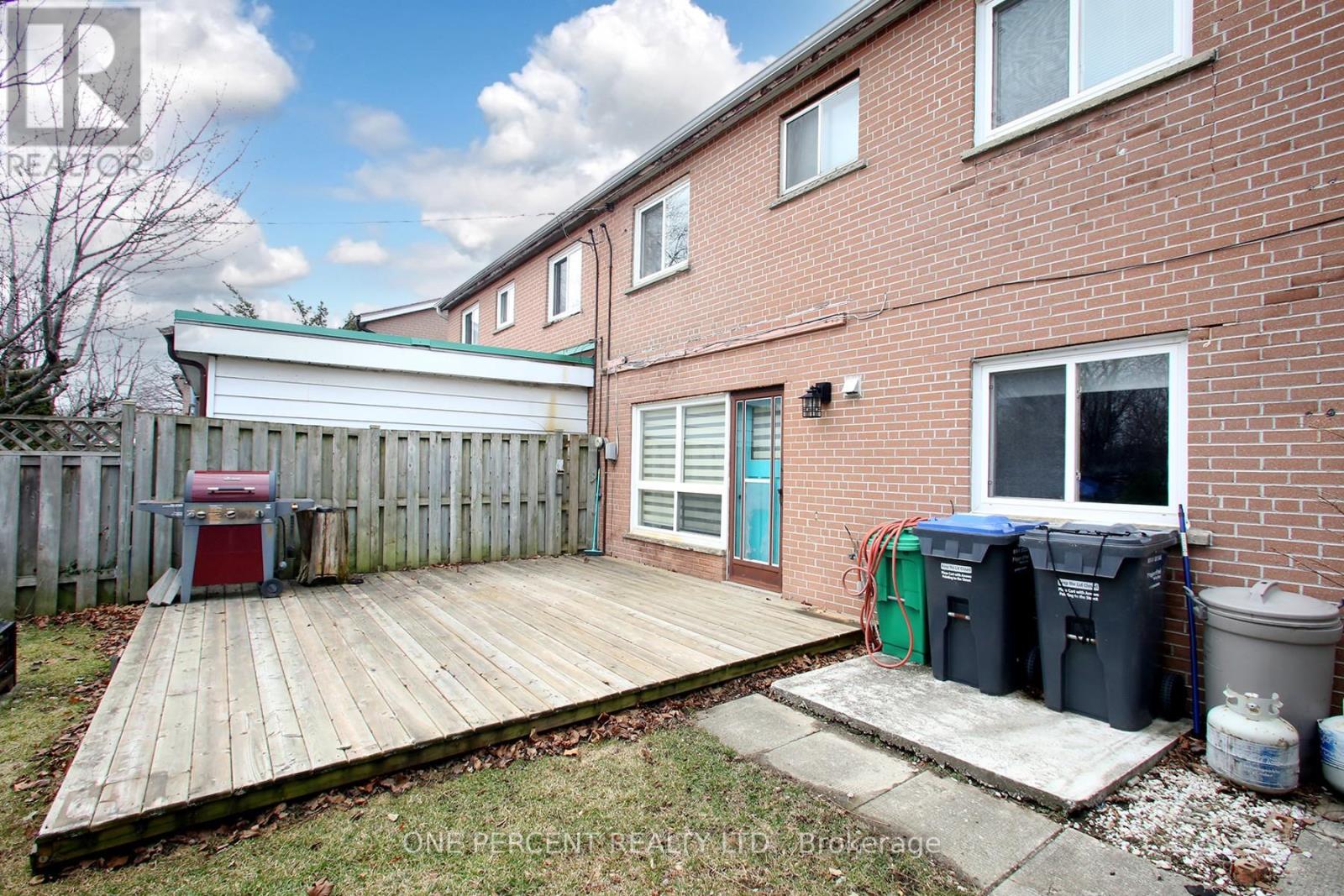 3074 Merritt Avenue, Mississauga, Ontario  L4T 1P2 - Photo 24 - W12923858