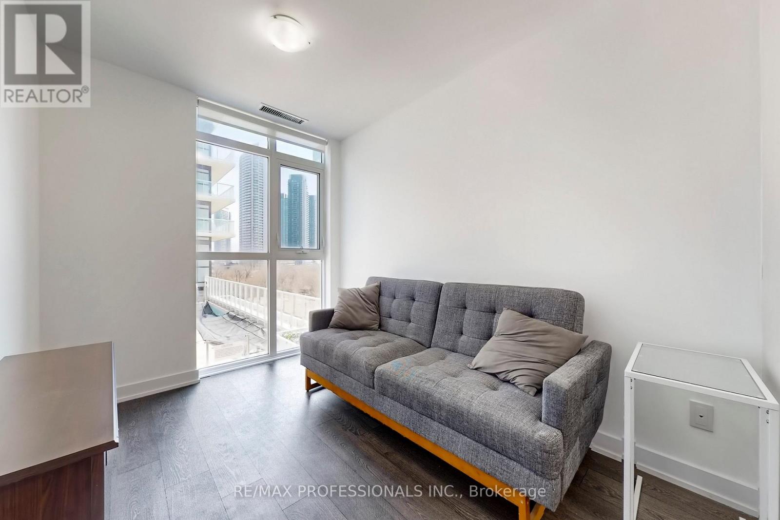 504 - 251 Manitoba Street, Toronto (Mimico), Ontario  M8Y 0C7 - Photo 13 - W12923876