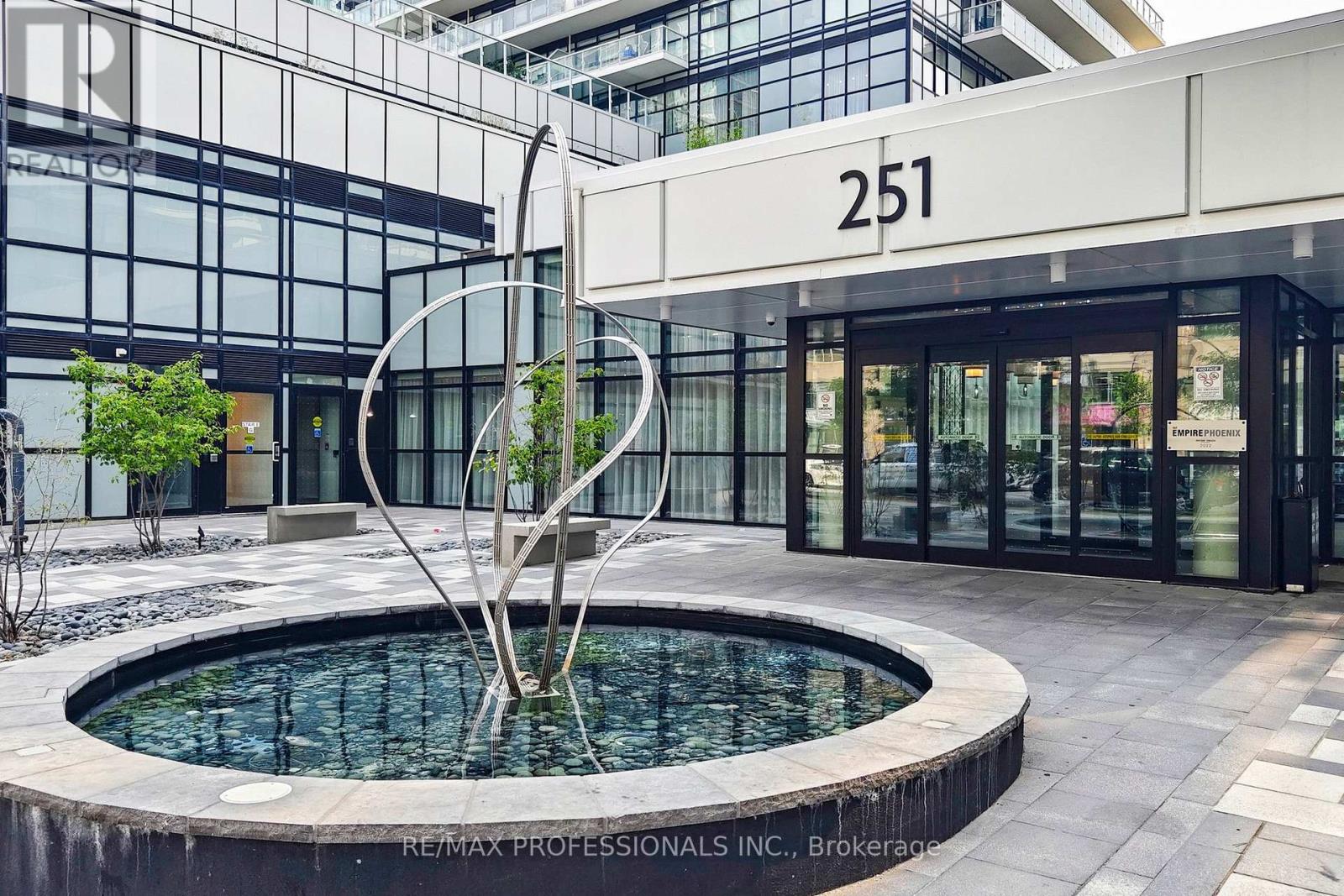 504 - 251 Manitoba Street, Toronto (Mimico), Ontario  M8Y 0C7 - Photo 9 - W12923876