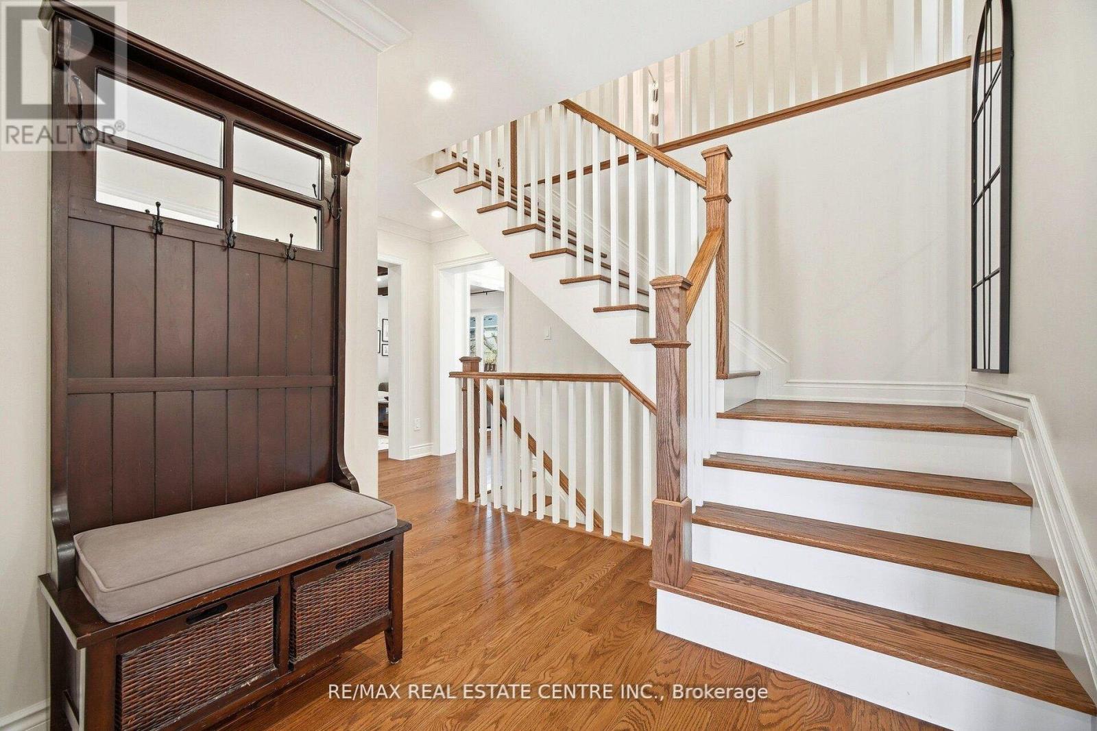 4253 Marblethorne Court, Mississauga, Ontario  L4W 2H9 - Photo 22 - W12923880