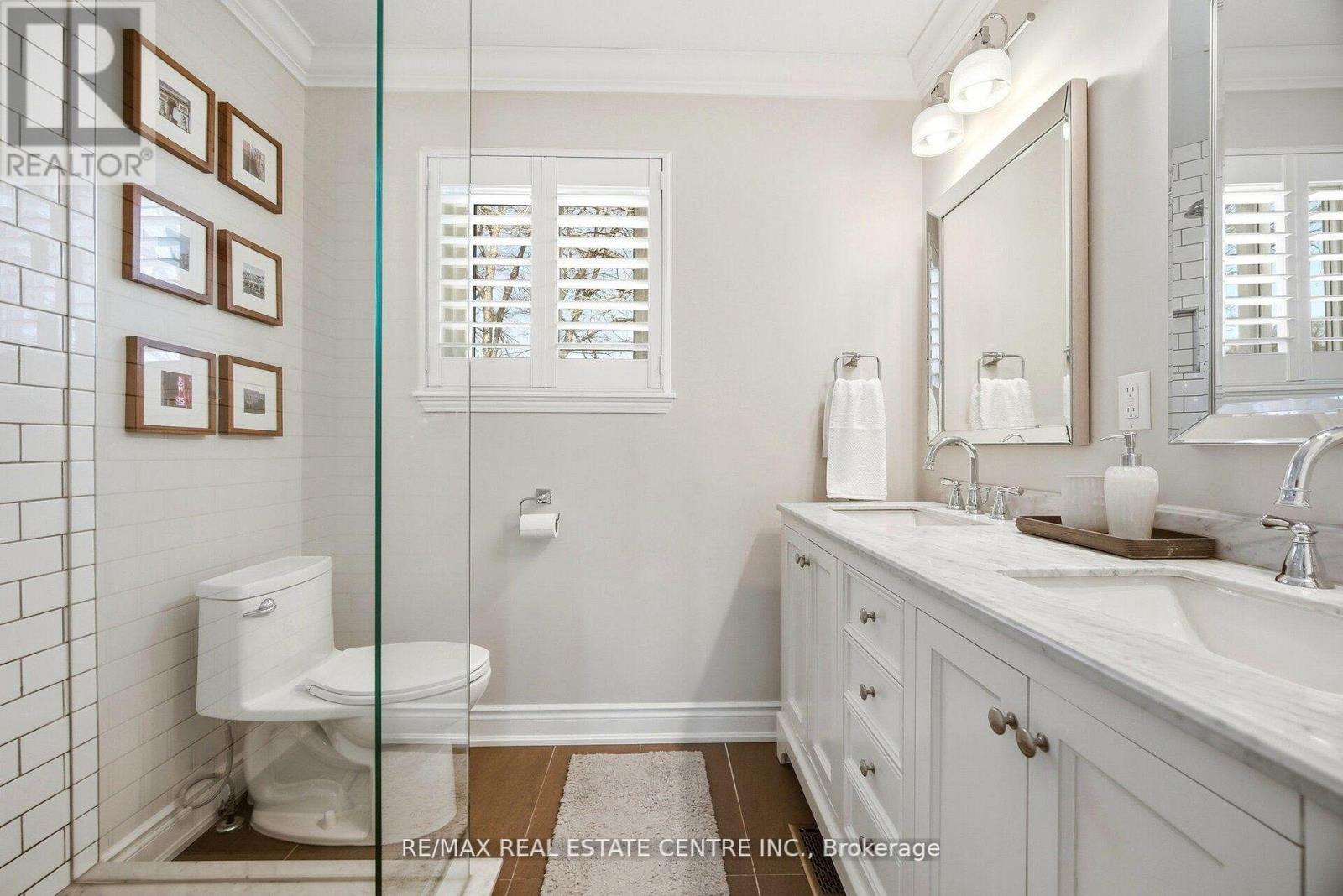 4253 Marblethorne Court, Mississauga, Ontario  L4W 2H9 - Photo 26 - W12923880