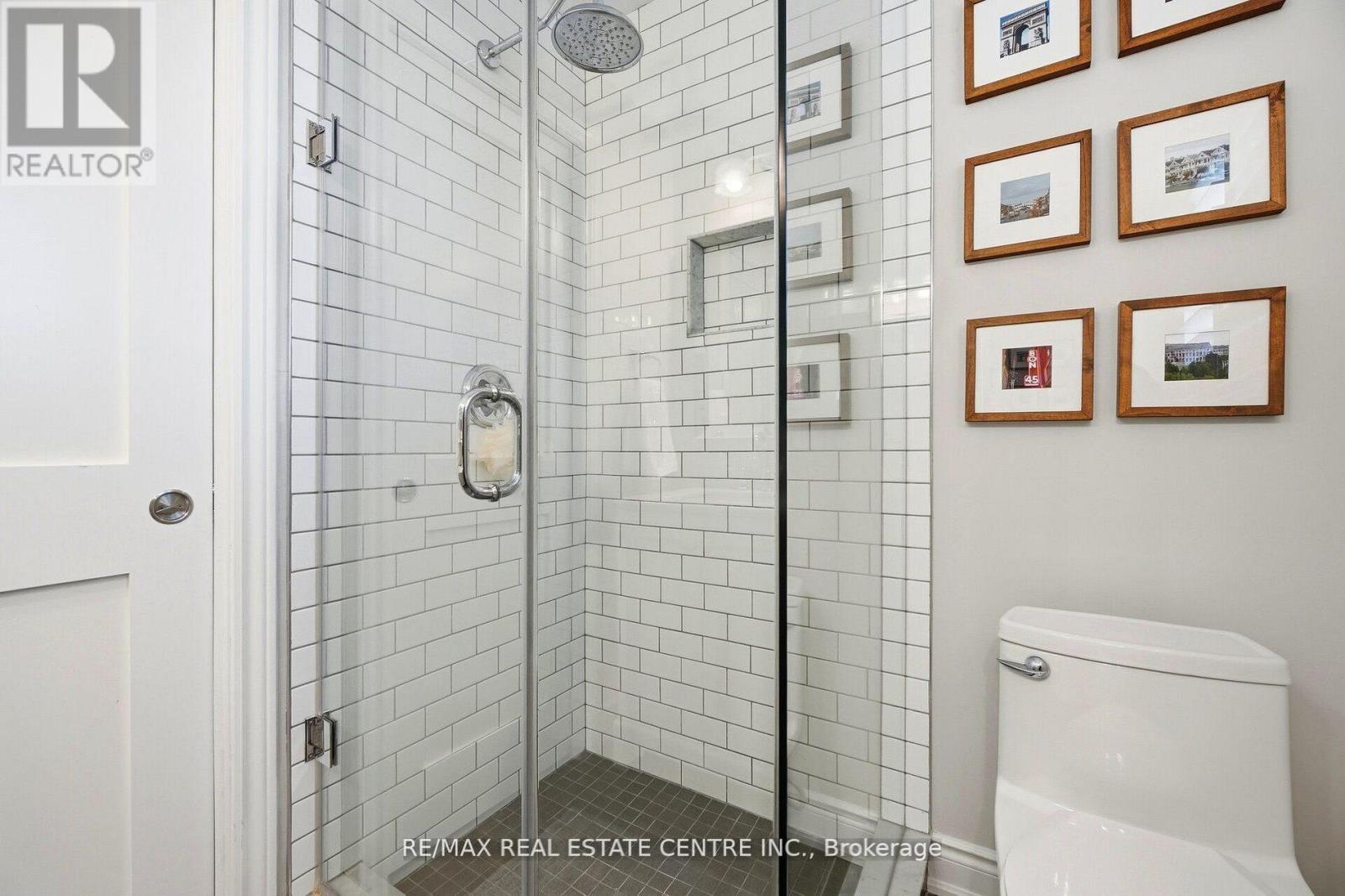 4253 Marblethorne Court, Mississauga, Ontario  L4W 2H9 - Photo 27 - W12923880