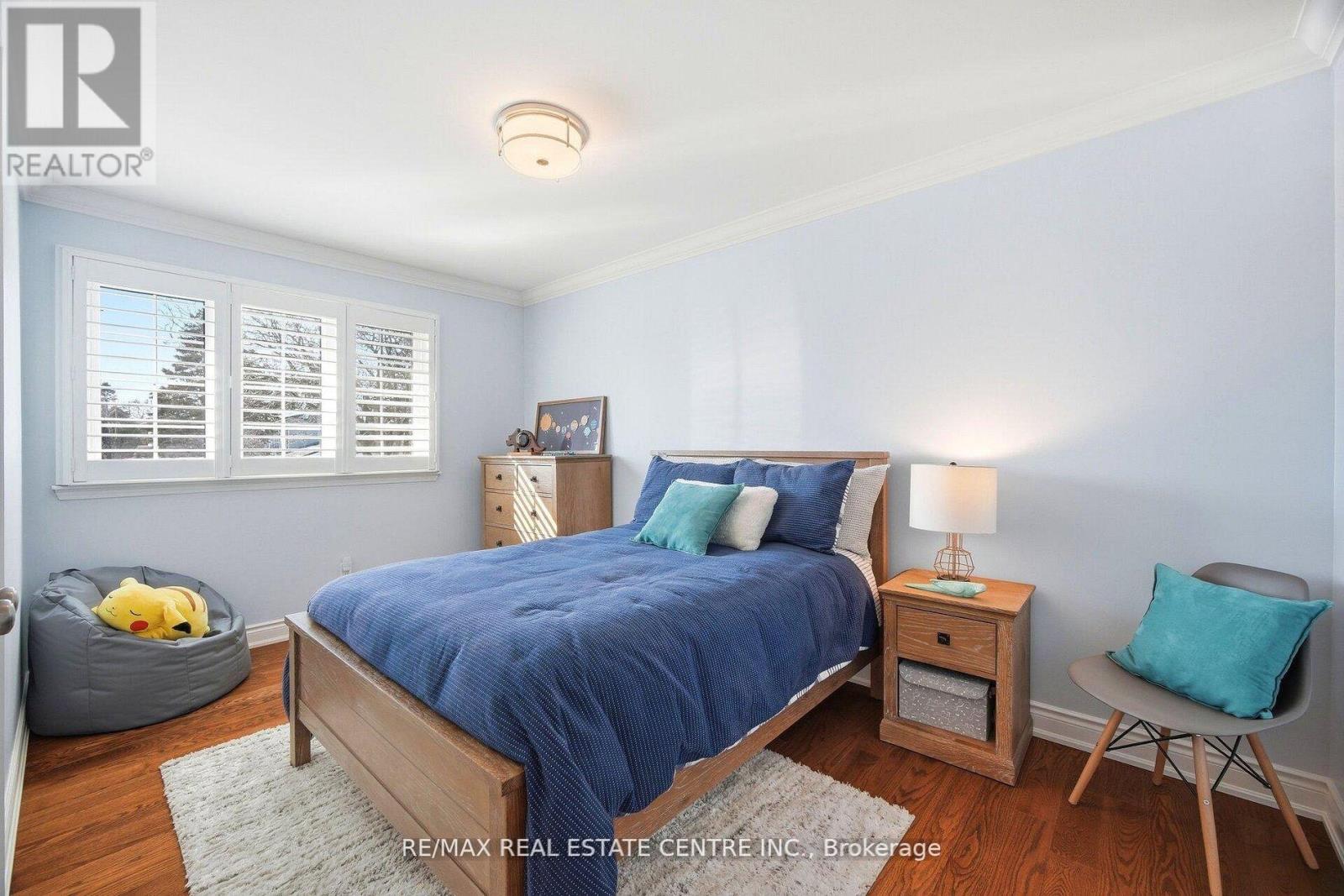 4253 Marblethorne Court, Mississauga, Ontario  L4W 2H9 - Photo 31 - W12923880