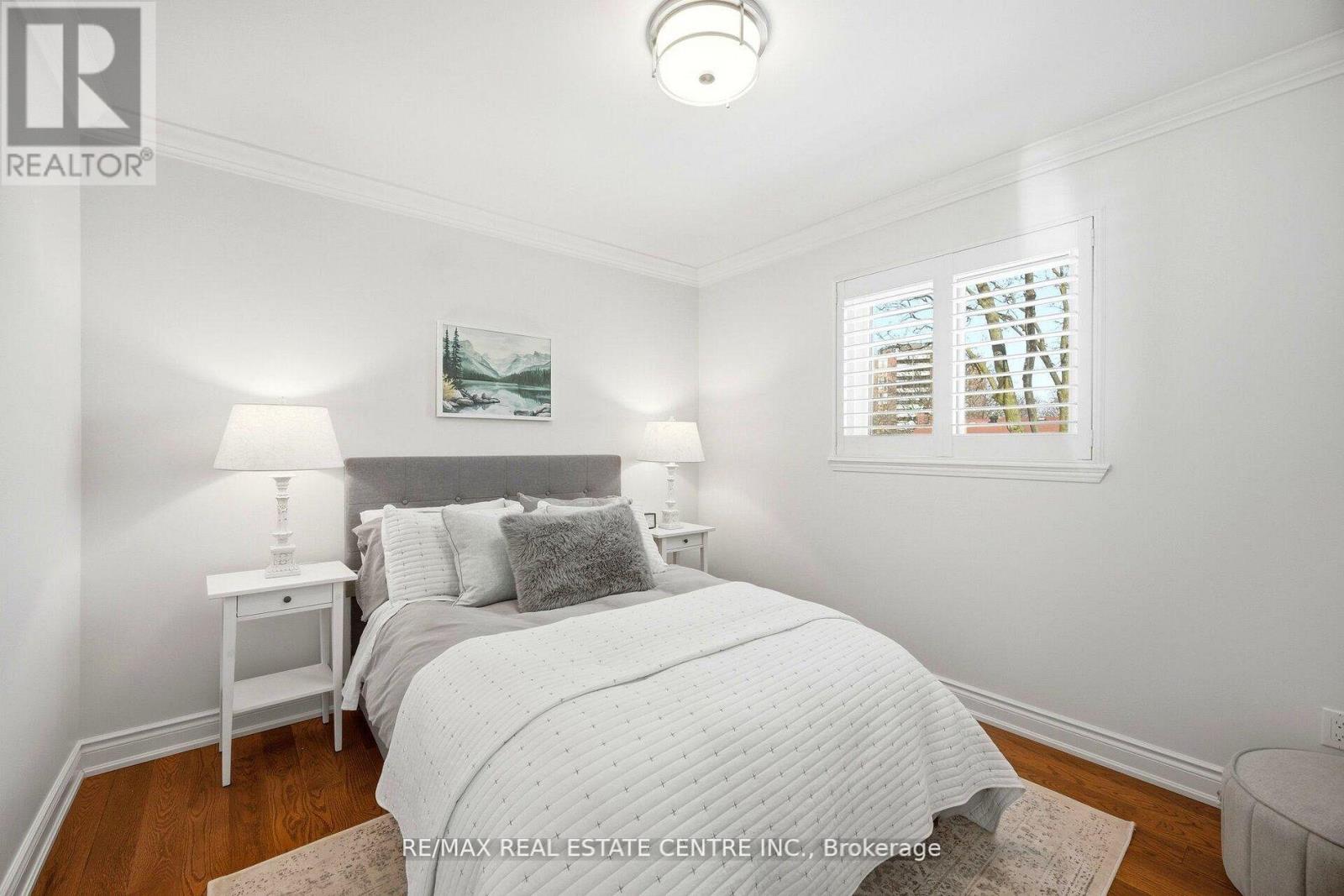 4253 Marblethorne Court, Mississauga, Ontario  L4W 2H9 - Photo 32 - W12923880