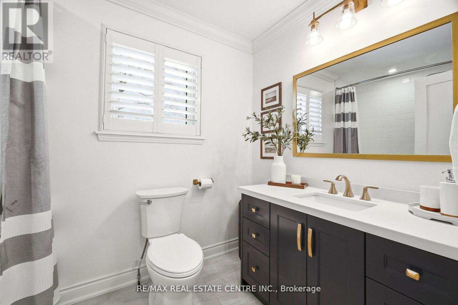 4253 Marblethorne Court, Mississauga, Ontario  L4W 2H9 - Photo 33 - W12923880