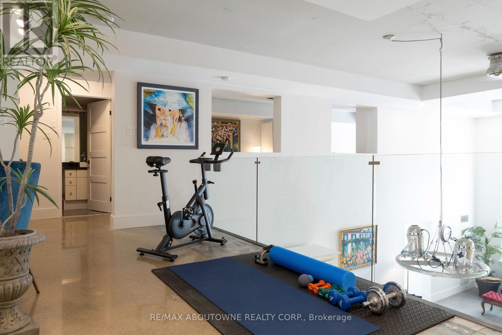 2 - 221 Robinson Street, Oakville, Ontario  L6J 7N9 - Photo 10 - W12923886